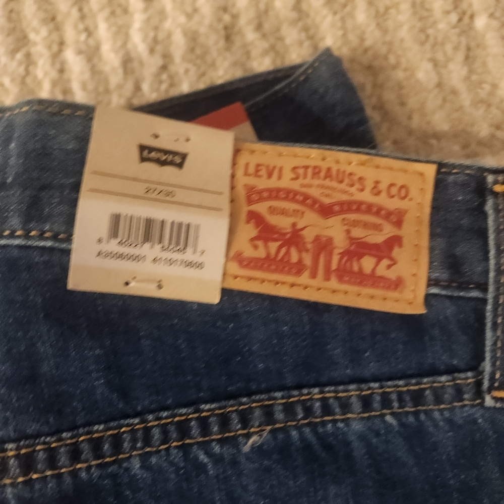 Brand New With Tags Classic Levis 80s Mom Jeans High Rise Size 27x30 - Picture 5 of 6